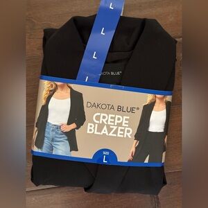 Dakota Blue women's black crepe blazer. Size L. NWT